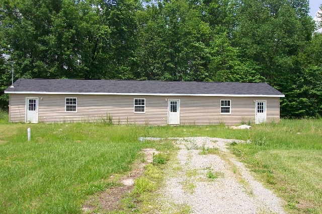 114 Dewey Dr in Sardinia, OH - Building Photo