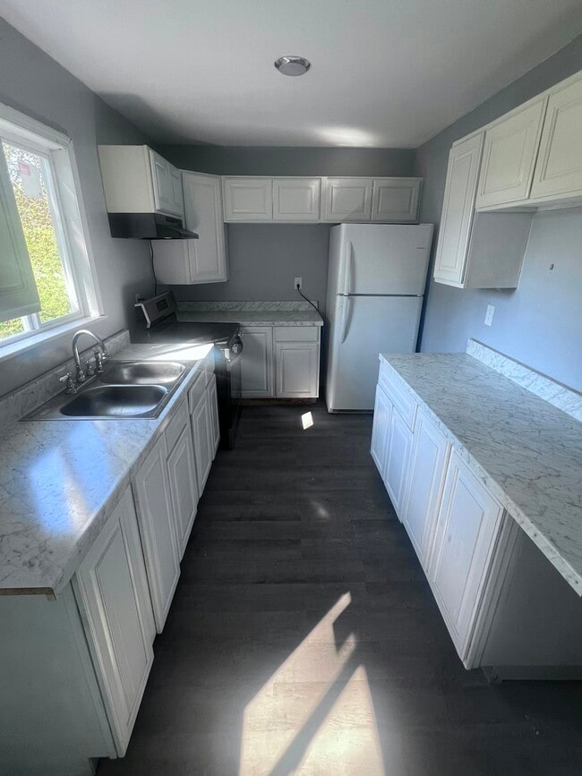 1302 Shore Acres Dr in Mobile, AL - Building Photo - Building Photo