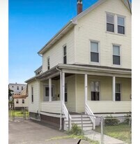 45 Highland Ave, Unit 2 in Everett, MA - Building Photo