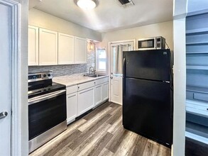 4410 Atoka St in Dallas, TX - Building Photo - Building Photo