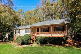 3345 Holliglen Dr in Marietta, GA - Building Photo - Building Photo