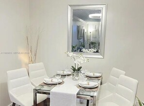 2450 NE 135th St in North Miami, FL - Building Photo - Building Photo