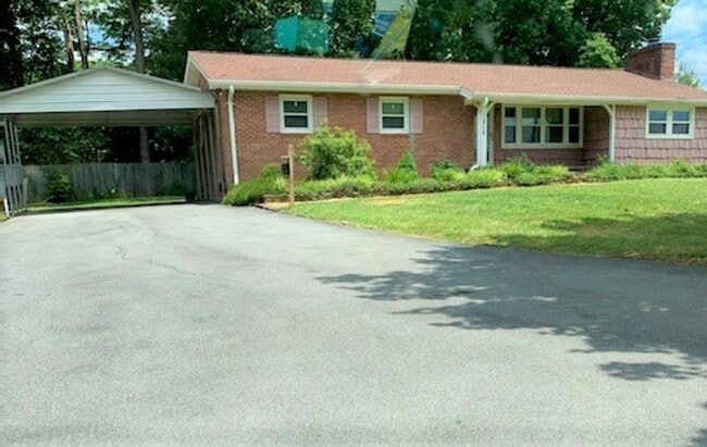 property at 1215 E Jackson Blvd