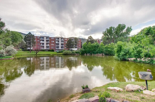 1250 Golden Cir, Unit 302 in Golden, CO - Building Photo - Building Photo