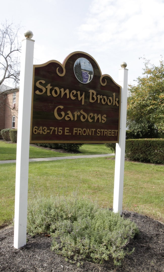 Stoney Brook Gardens in Plainfield, NJ - Foto de edificio - Building Photo