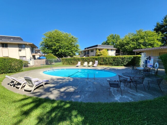 1345 Southwest Blvd in Rohnert Park, CA - Building Photo - Building Photo