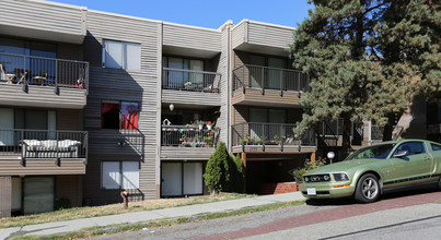 The Louise Court Apartments in Vancouver, BC - Building Photo - Building Photo