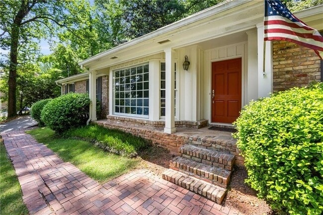 6550 Bridgewood Valley Rd NW in Atlanta, GA - Building Photo - Building Photo