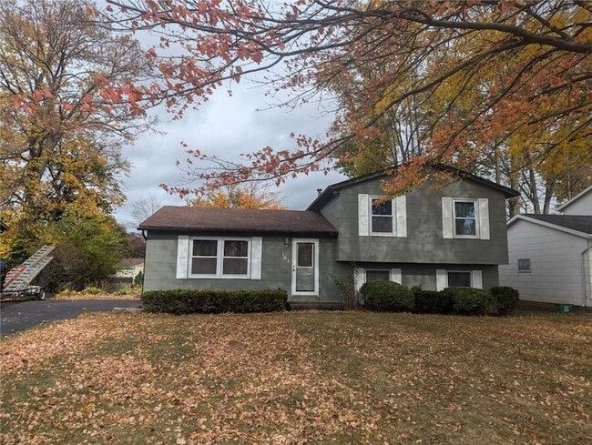 103 Virginia Manor Rd in Rochester, NY - Foto de edificio - Building Photo