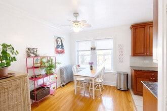 2044 W Farragut Ave in Chicago, IL - Building Photo - Building Photo