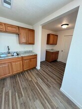 216 NE 4th Ave in Visalia, CA - Foto de edificio - Building Photo