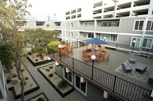1251 14th St, Unit 207 in Santa Monica, CA - Building Photo