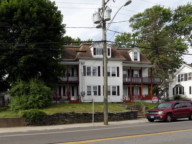 256 Providence St in Putnam, CT - Foto de edificio - Building Photo