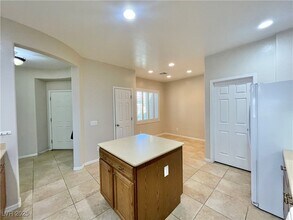 7421 Ravines Ave in Las Vegas, NV - Building Photo - Building Photo
