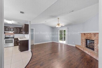 2254 Calle De Cantabria in Navarre, FL - Building Photo - Building Photo