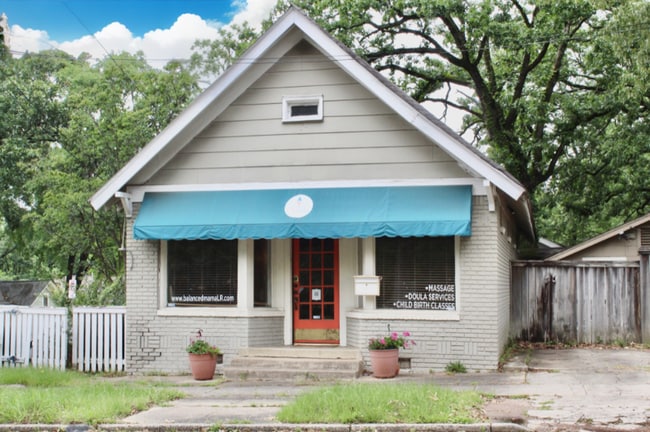 property at 400 N Van Buren St