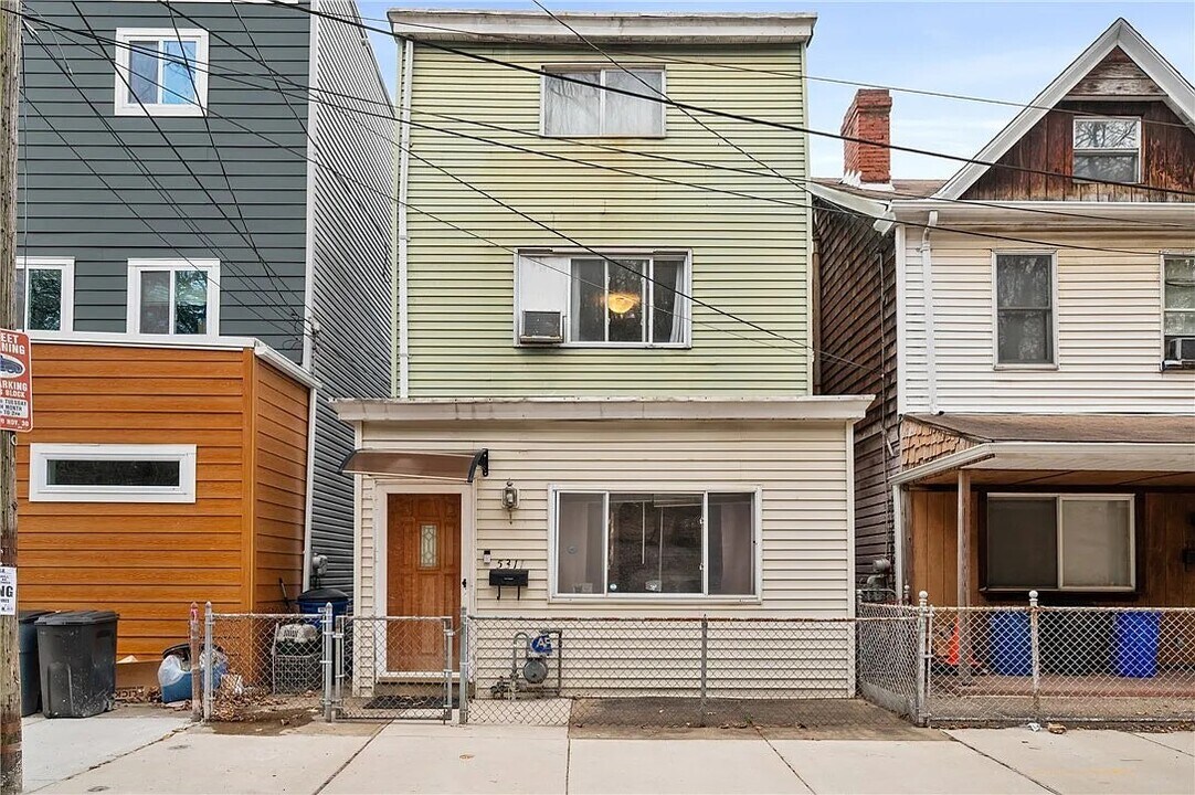 5311 Wickliff St in Pittsburgh, PA - Building Photo