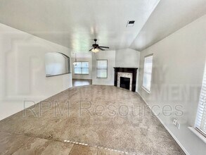 10913 SW 30th St in Yukon, OK - Building Photo - Building Photo