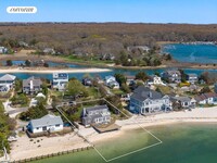 41 E Beach Dr in Southampton, NY - Building Photo - Building Photo