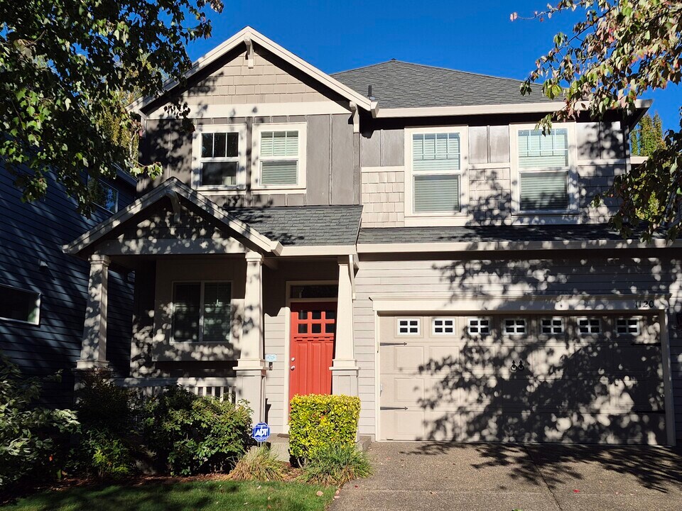 1120 SE Tamora Ave in Hillsboro, OR - Building Photo