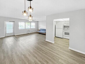 94 Northampton E in West Palm Beach, FL - Building Photo - Building Photo