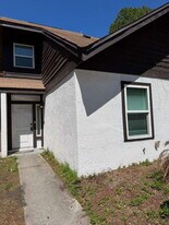 7665 Jana Ln S in Jacksonville, FL - Building Photo