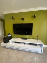 584 Vossler Ave in West Palm Beach, FL - Building Photo - Building Photo