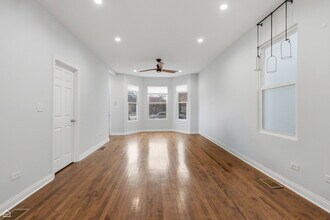 4151 W Fullerton Ave in Chicago, IL - Building Photo - Building Photo