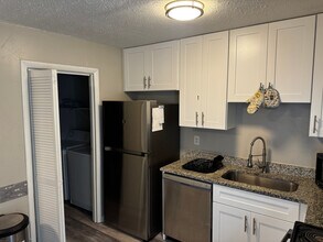 Room in Duplex on New Dawn Ct in Jonesboro, GA - Building Photo - Building Photo