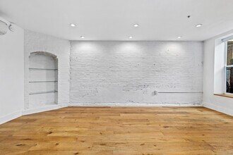 2030 16th St NW in Washington, DC - Foto de edificio - Building Photo