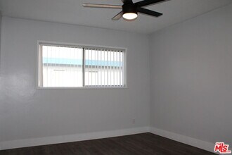 1026 S Flower St in Inglewood, CA - Building Photo - Building Photo