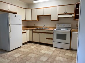 4932 McDonald Ave in West Columbia, SC - Building Photo - Building Photo