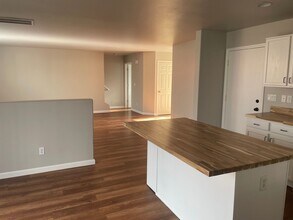 7433 Spey Dr in Reno, NV - Building Photo - Building Photo