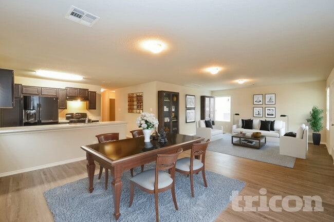 9726 Marbach Gdn in San Antonio, TX - Building Photo - Building Photo