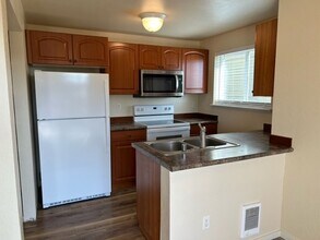 3811 130th Ln SE in Bellevue, WA - Building Photo - Building Photo