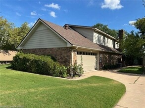 2100 S 70th St in Fort Smith, AR - Building Photo - Building Photo