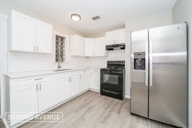 5129 Portsmouth Ave in Jacksonville, FL - Foto de edificio - Building Photo