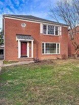 18411 Chagrin Blvd in Shaker Heights, OH - Building Photo