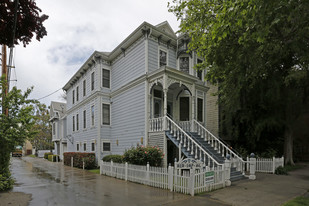 512 10th St Apartments