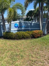 8326 Bernwood Cove Loop, Unit 901 in Ft. Myers, FL - Foto de edificio - Building Photo