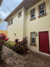 6074 NW 116th Dr in Coral Springs, FL - Building Photo - Building Photo