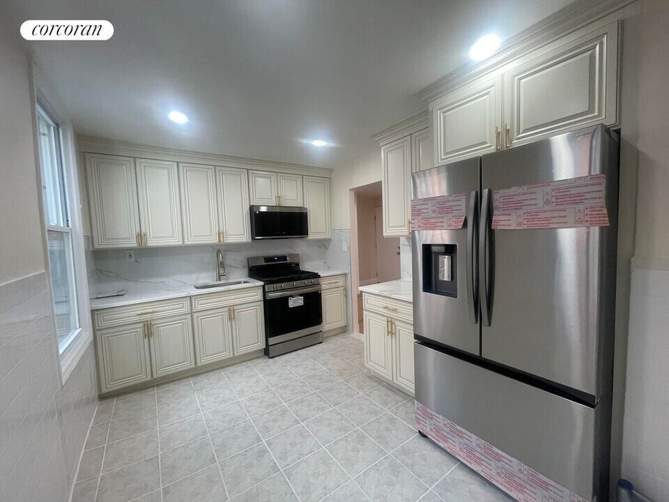 1222 Simpson St in Bronx, NY - Foto de edificio