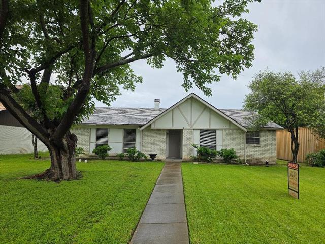 property at 2910 Forest Park Dr