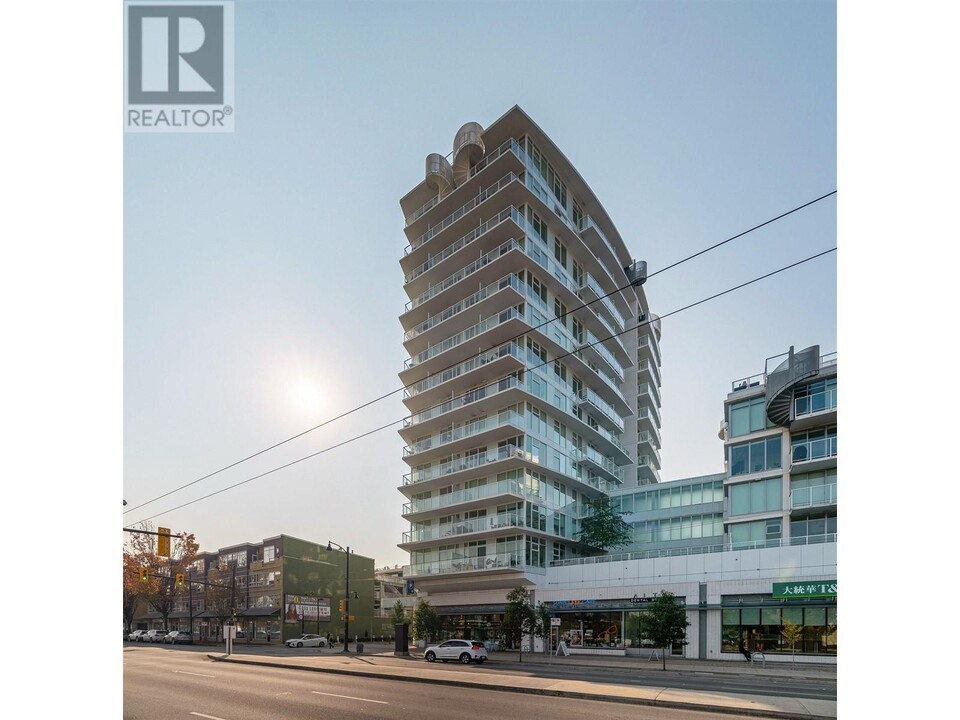 2220-2220 Kingsway in Vancouver, BC - Building Photo