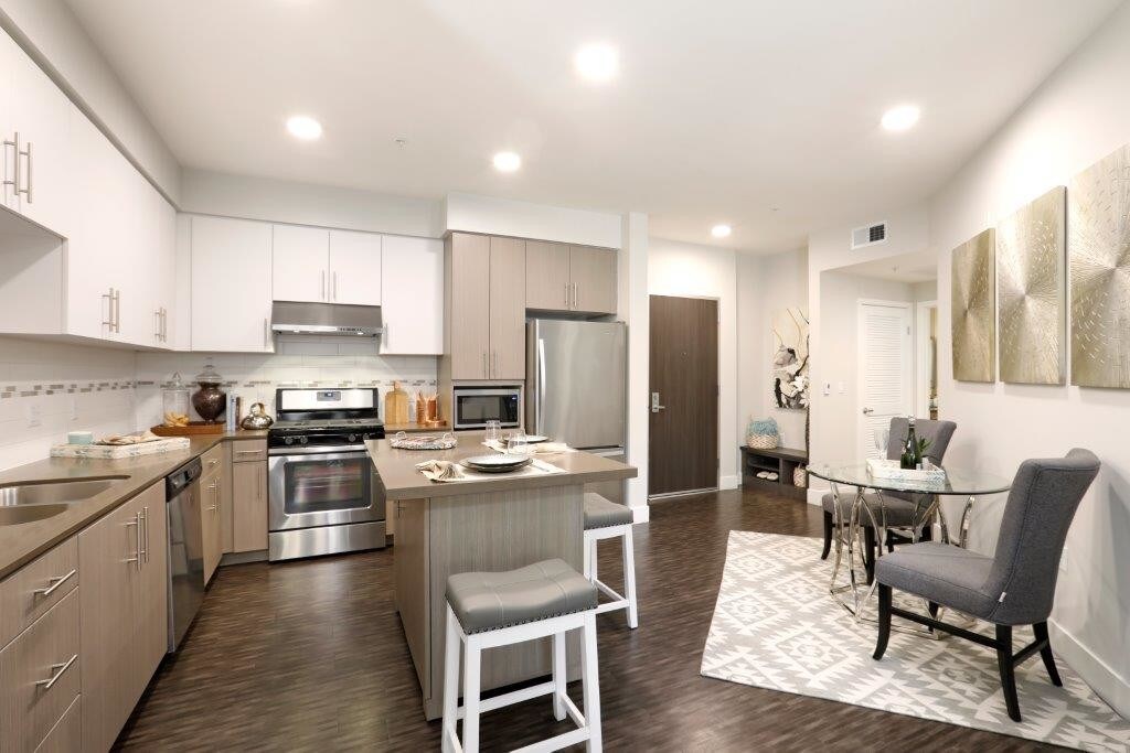 Aria Cerritos, CA Apartments