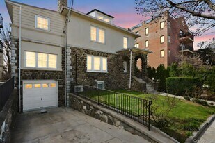 109 Hillside Pl in Eastchester, NY - Building Photo
