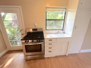 115 E 4th St in Ontario, CA - Building Photo - Building Photo