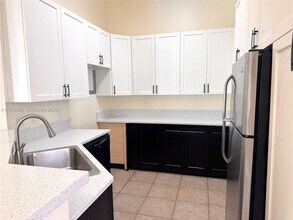 3725 NE 23rd Ct in Homestead, FL - Foto de edificio - Building Photo