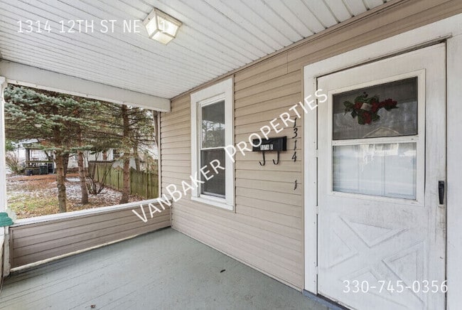 1314 12th St NE in Canton, OH - Foto de edificio - Building Photo