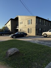 The Eighth Apartments in Lake Worth, TX - Foto de edificio - Building Photo